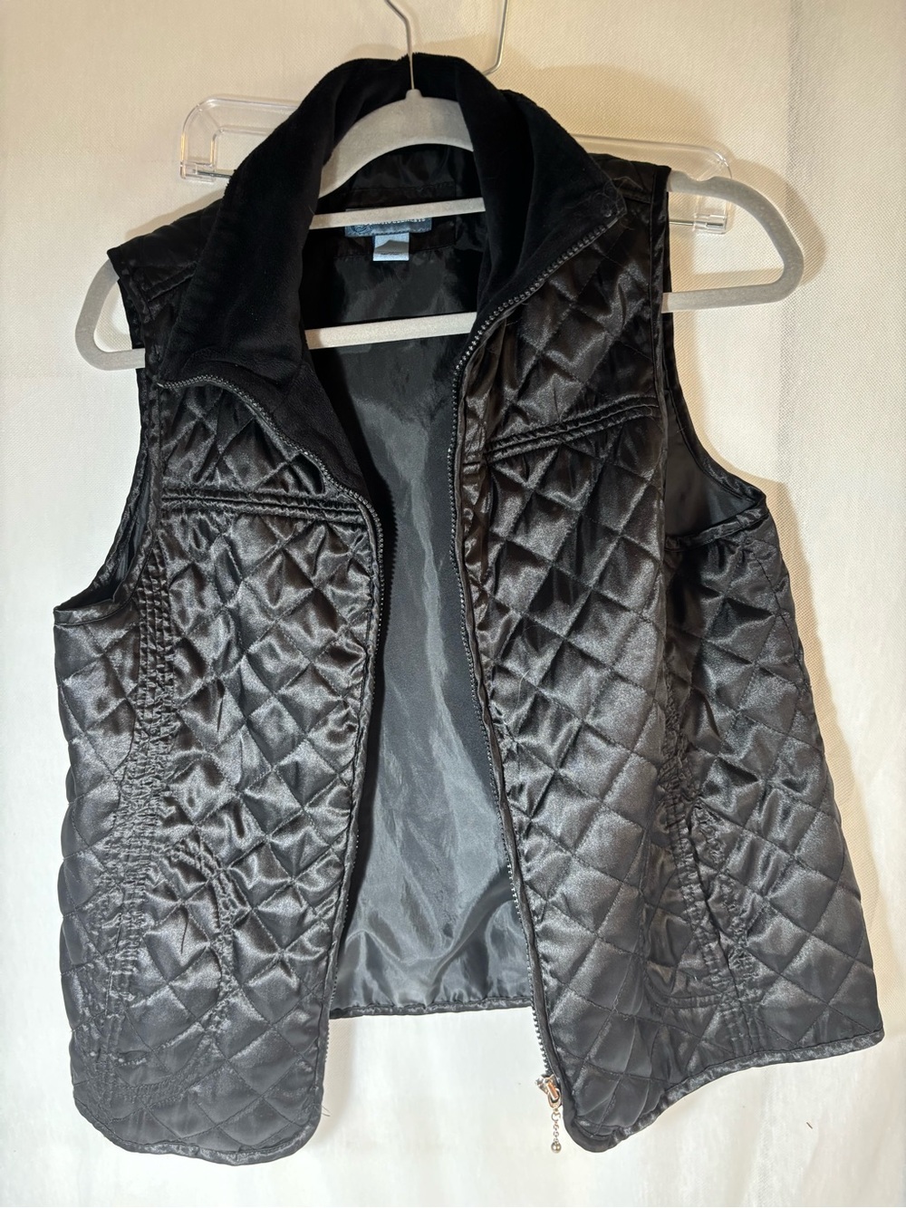 Quilted Sleeveless Vest Jacket - Black with fleece collar